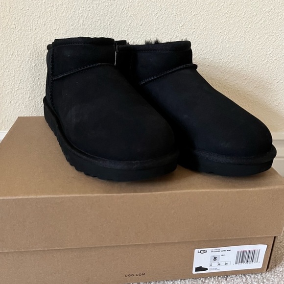 New w/box UGG Ultra Mini Women’s size 8 - Picture 4 of 13